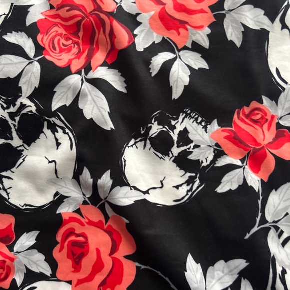 Skull dress - Picture 2 of 2